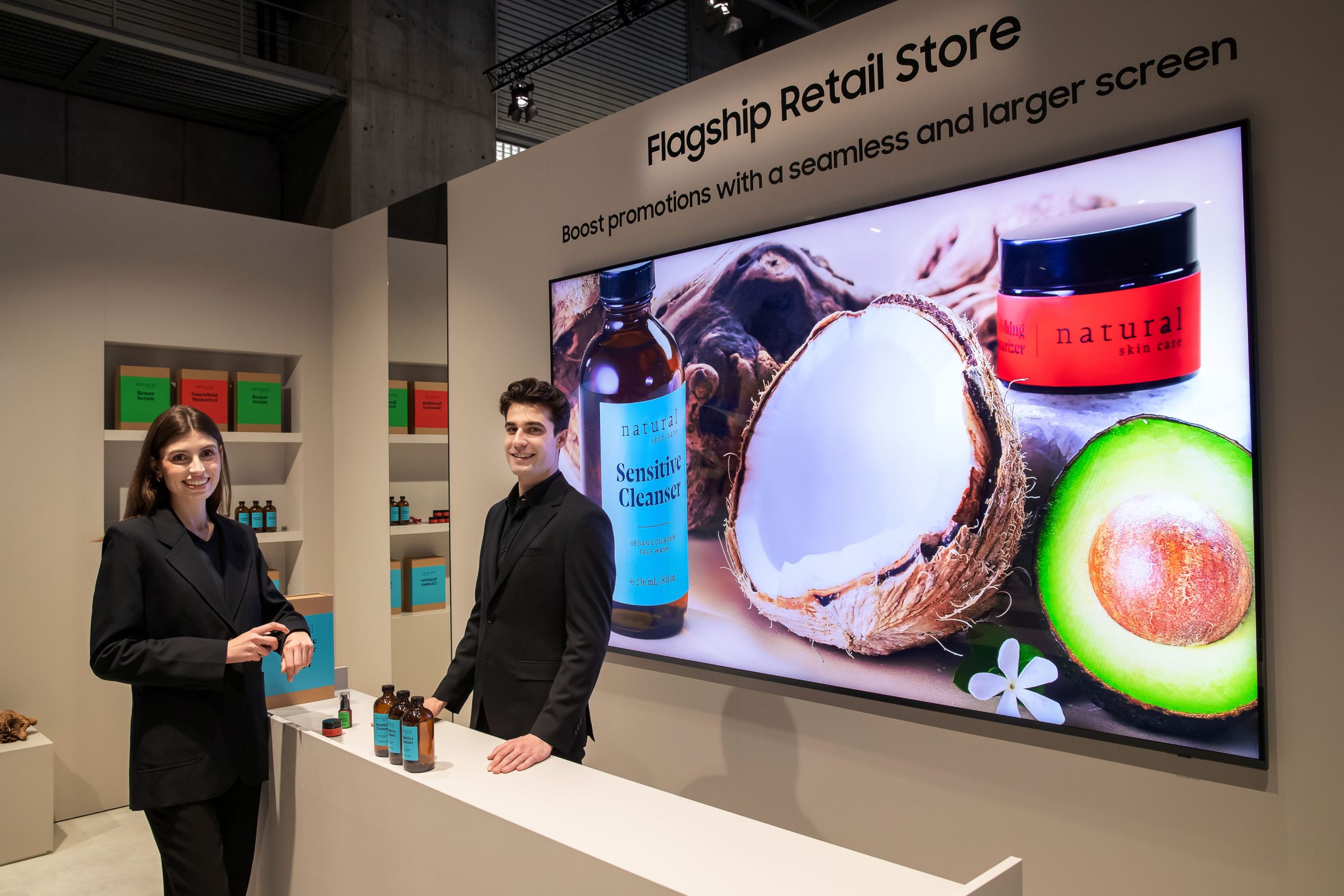 Samsung Showcases Color E-Paper and AI Signage Solutions at ISE 2025